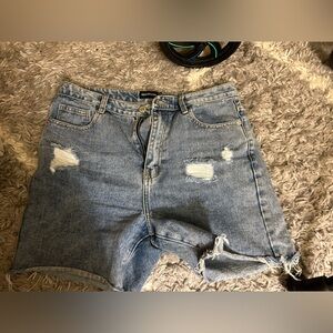 PrettyLittleThing Short